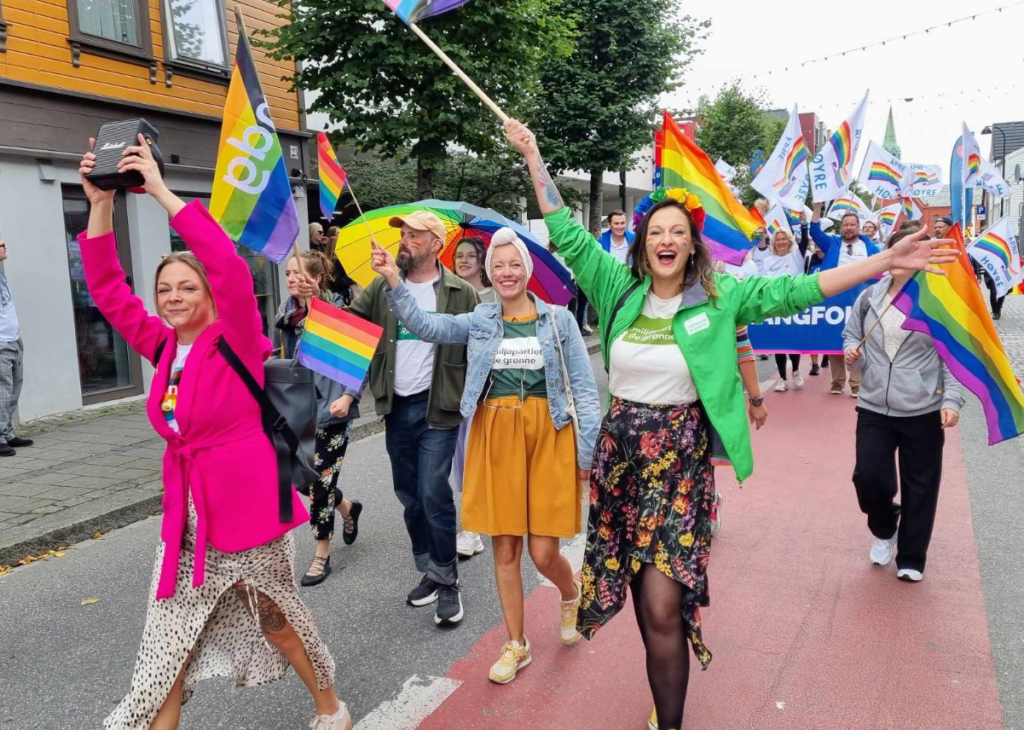 MDG deltok i paraden under Skeivå Rogaland Pride. En fargerik og feststemt dag hvor vi feiret kjærligheten, mangfoldet og likeverd i fellesskap med andre. 